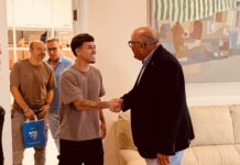 El alcalde de Vélez recibe a Rafita, jugador veleño del Málaga CF