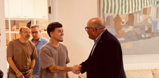 El alcalde de Vélez recibe a Rafita, jugador veleño del Málaga CF