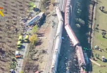 Al menos 64 muertos y 108 heridos al chocar un AVE y un Iryo en Urda Imagen aérea del accidente de tren en Urda (Toledo) con los vagones del Iryo y el AVE descarrilados junto a la vía y los servicios de emergencia