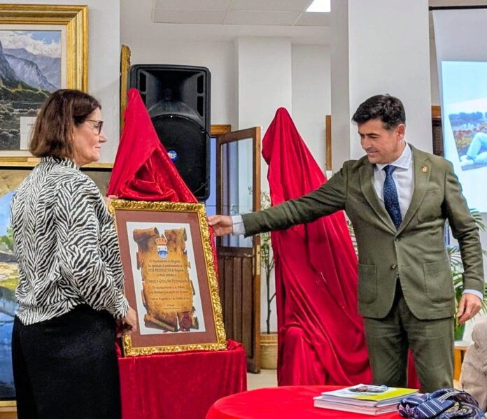 Fabiola Gavilán, Hija Predilecta de Riogordo Homenaje a Fabiola Gavilán, Hija Predilecta de Riogordo, con la entrega de la medalla del municipio