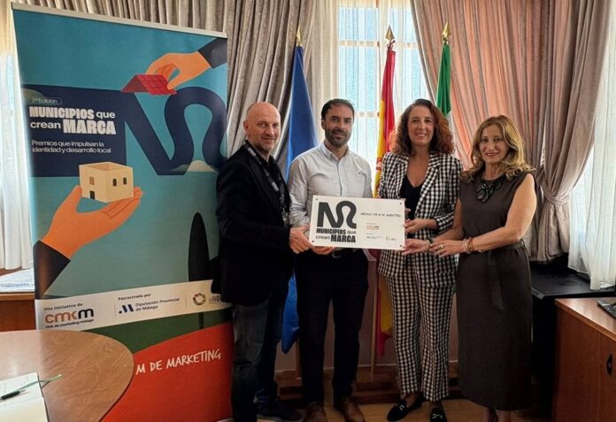 Premio Municipios que Crean Marca para Comares Comares recibe el Premio Municipios que Crean Marca