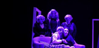 El Teatro Villa de Torrox no baja el telón este otoño Programación del Teatro Villa de Torrox: intérpretes en escena durante una obra de teatro