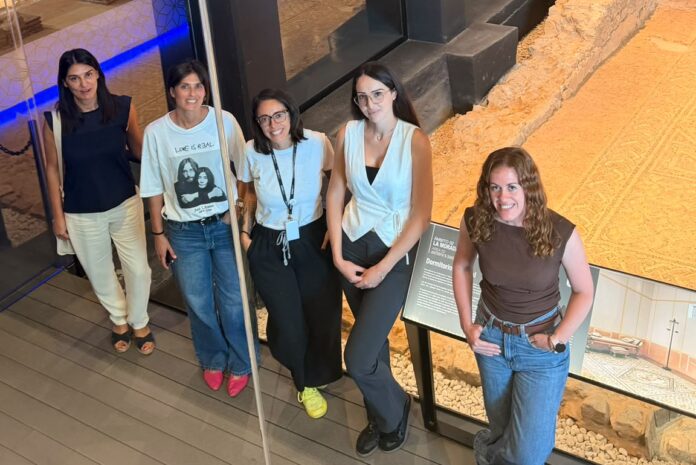 Renovación de la Q de Calidad Turística de las rutas de la Axarquía Grupo de técnicas durante la renovación de la Q de Calidad Turística de las rutas de la Axarquía