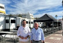 El puerto de Caleta de Vélez se suma al rodaje de ‘Fuimos Eternos’ Instalaciones del rodaje de Fuimos Eternos en Caleta de Vélez