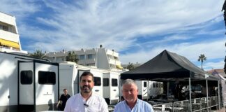 El puerto de Caleta de Vélez se suma al rodaje de ‘Fuimos Eternos’ Instalaciones del rodaje de Fuimos Eternos en Caleta de Vélez