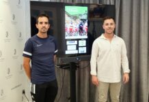 Presentación de la Subida Ciclista a La Chincheta en Torrox junto al cartel de la prueba