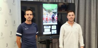 Presentación de la Subida Ciclista a La Chincheta en Torrox junto al cartel de la prueba