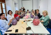 Cartel de los talleres gratuitos para mujeres en Nerja de la Concejalía de Igualdad