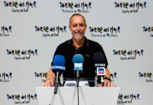 Archivada la denuncia de José Pino contra las 188 viviendas de EMVIPSA El concejal David Vilches, en rueda de prensa sobre las viviendas protegidas de EMVIPSA en Torre del Mar